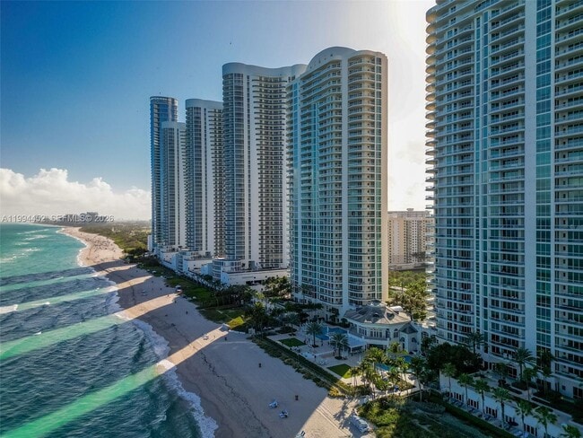 Building Photo - 16047 Collins Ave