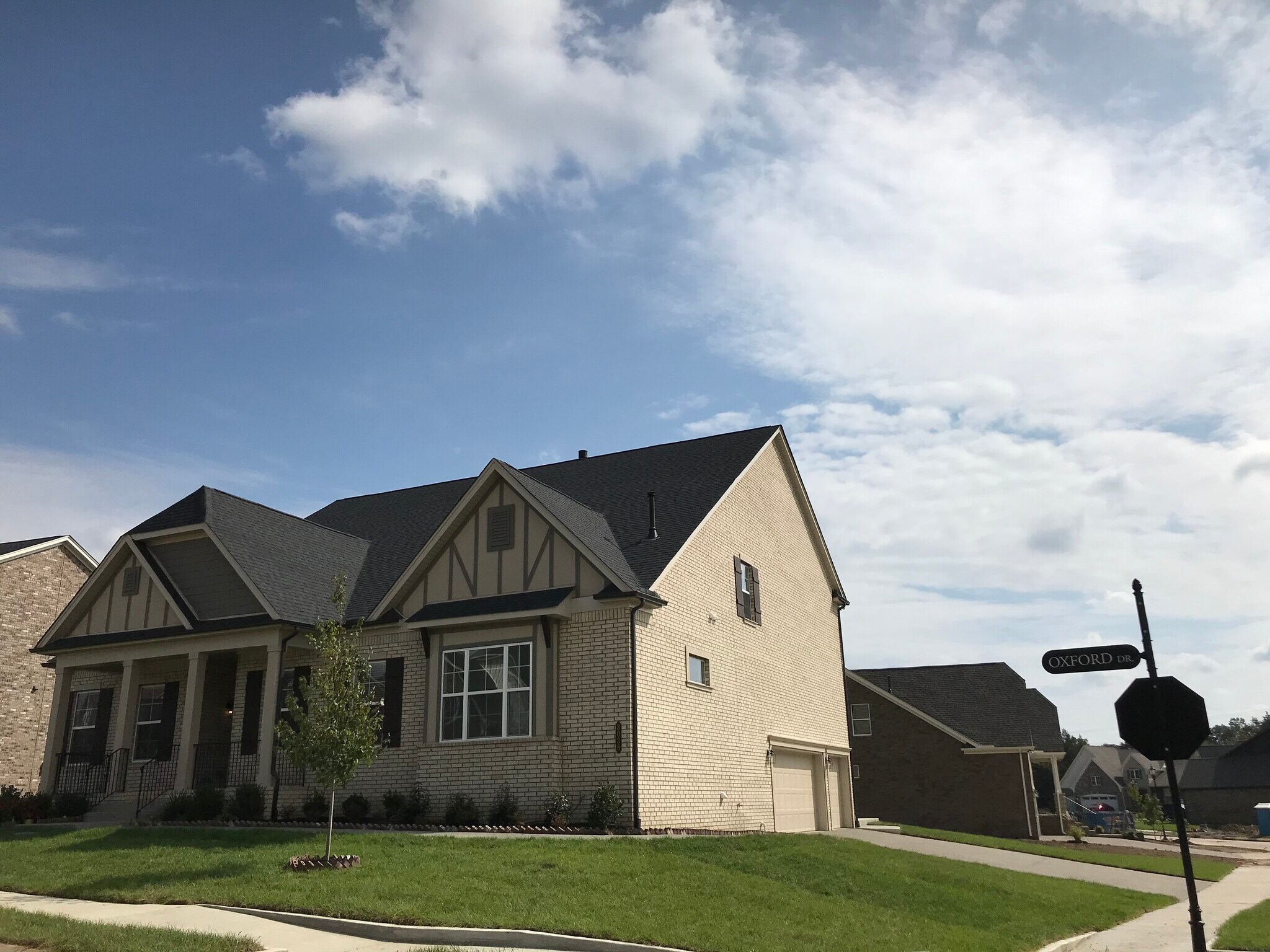 Building Photo - 3038 Oxford Dr