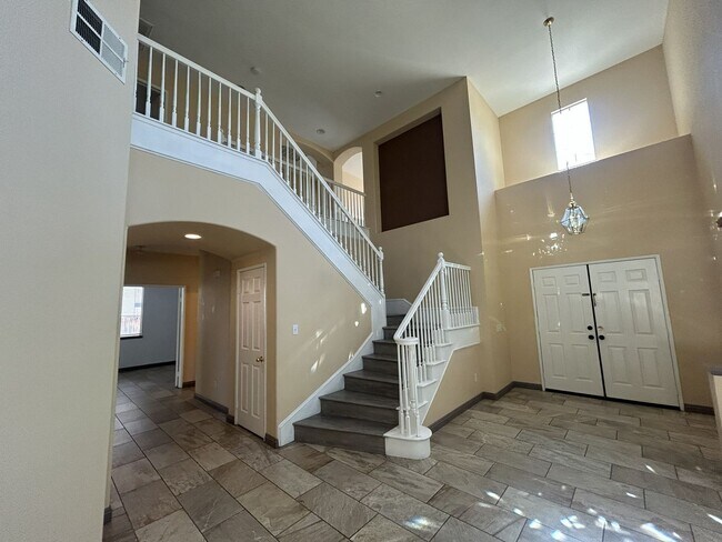 Building Photo - 37978 Spur Dr