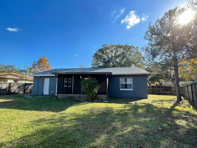 Building Photo - 6475 Cedarbrook Dr