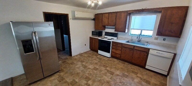 Building Photo - 13244 E 41st Ln