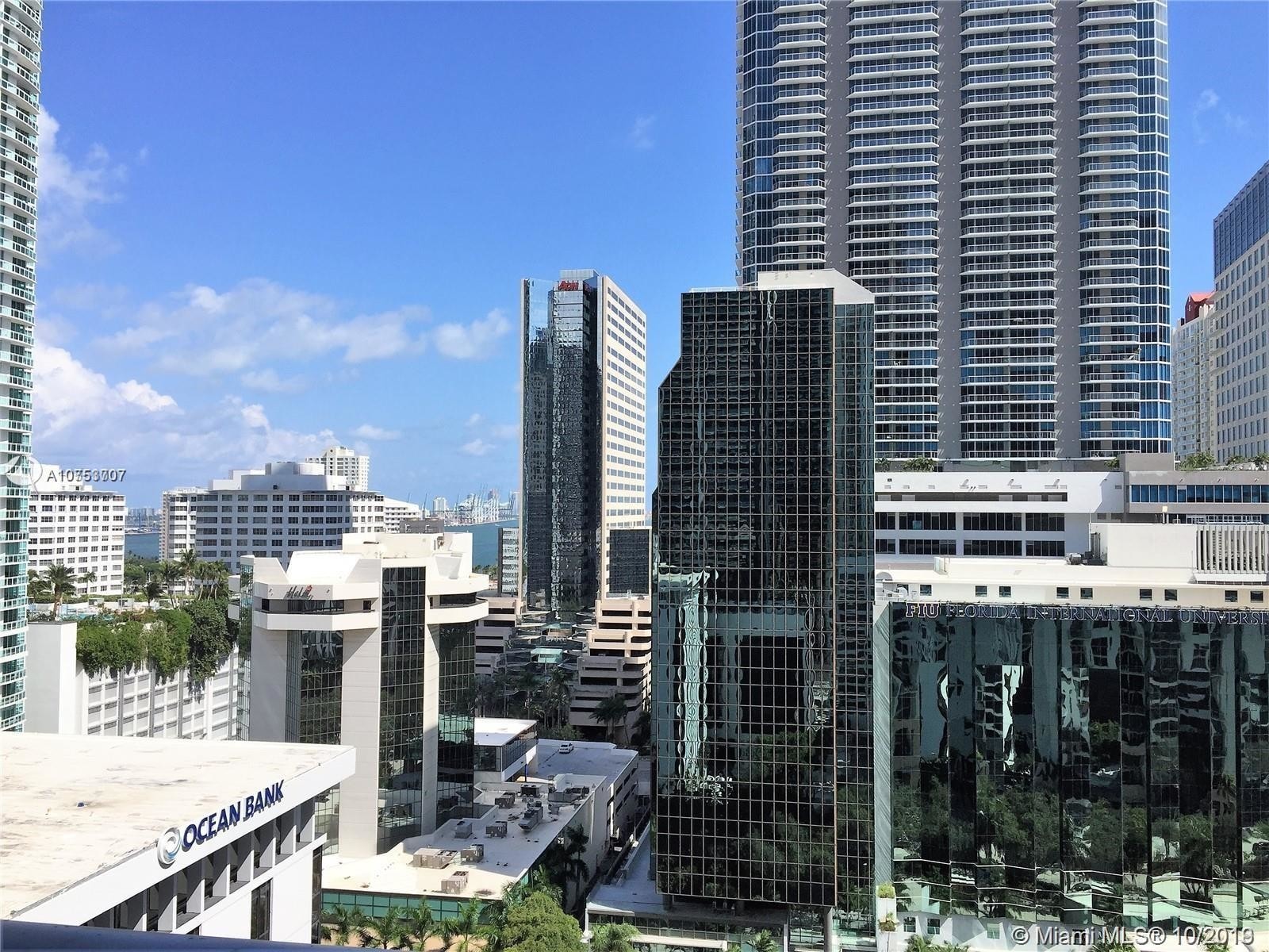 Building Photo - 1050 Brickell Ave