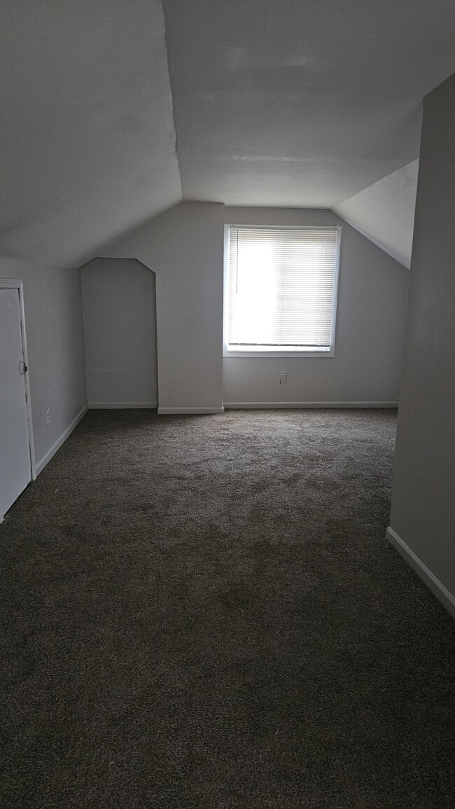 Building Photo - 8064 Suzanne Ave