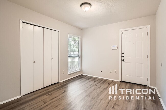 Building Photo - 6518 Greenspring Dr