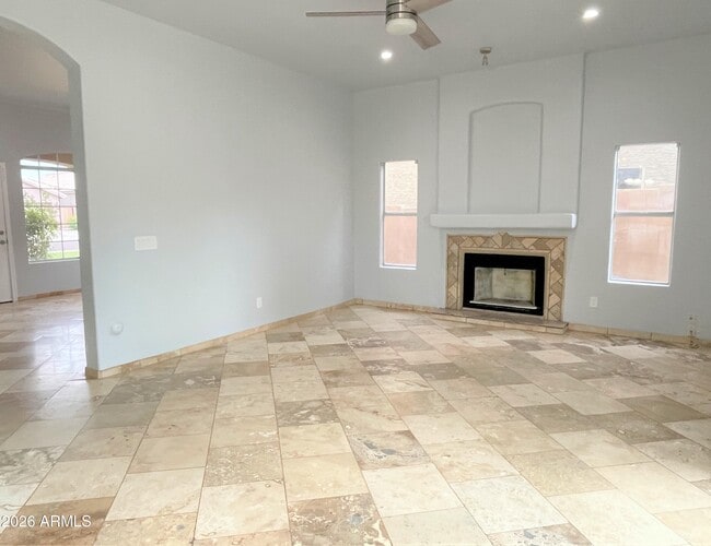 Building Photo - 5164 W Ross Dr