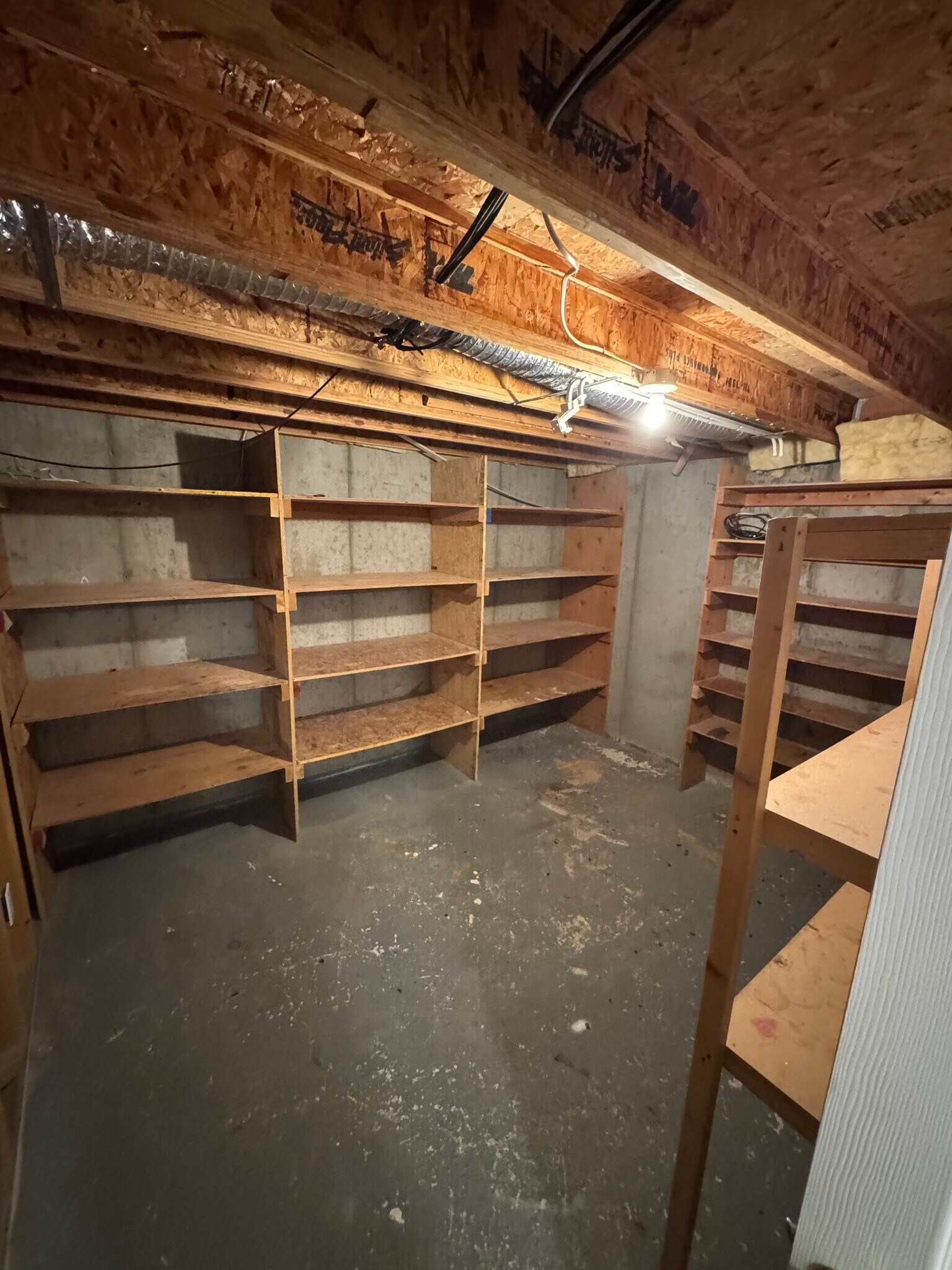 Building Photo - 595 N 1200 E