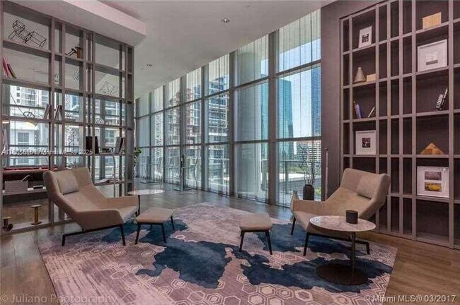 Building Photo - 1100S S Miami Ave
