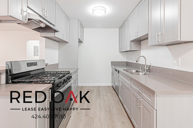 Building Photo - 5130 Yarmouth Ave