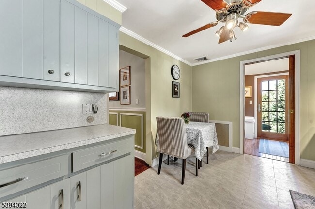 Building Photo - 19 Forest Dr