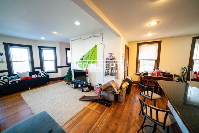 Building Photo - 170 St Alphonsus St