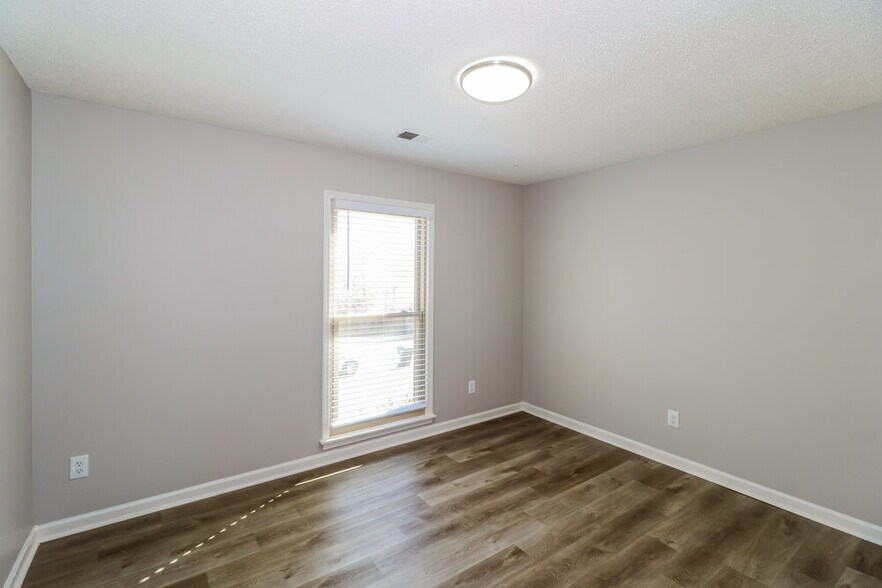 Building Photo - 2703 Twisted Oak Cove N
