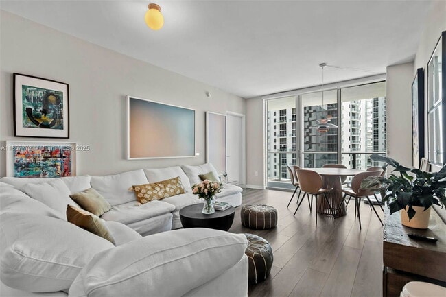 Building Photo - 1100 S Miami Ave