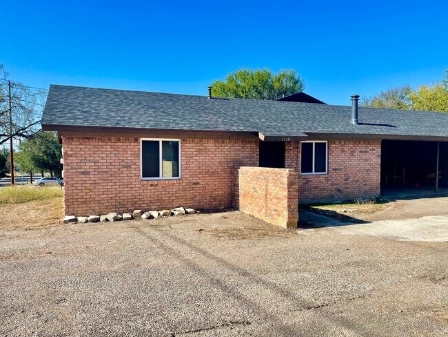 Building Photo - 1118/1120 Hazelton