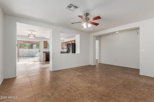 Building Photo - 10537 W Donald Dr