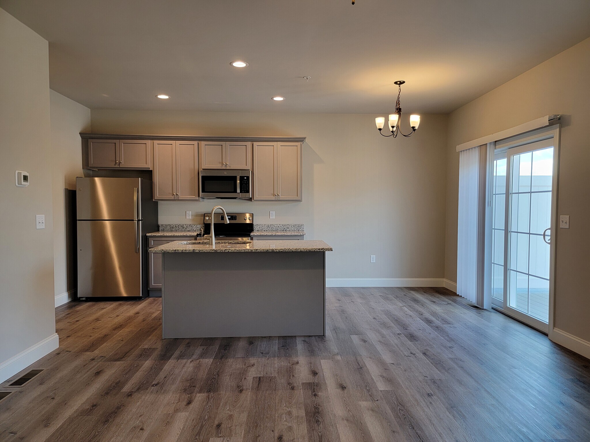 Building Photo - 256 Sage Blvd