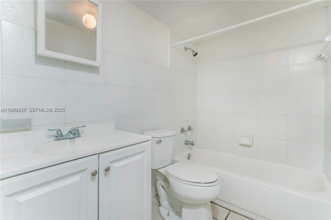 Building Photo - 1123 NW 27th Ave