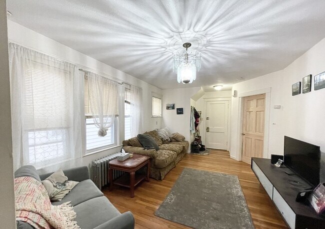 Building Photo - 11 Romsey St