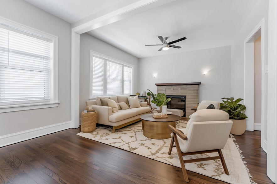 Primary Photo - 5306 N Ashland Ave