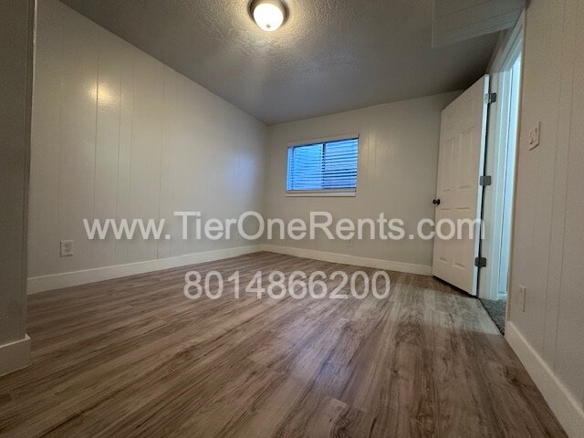 Building Photo - NO DEPOSIT option available for qualified ...