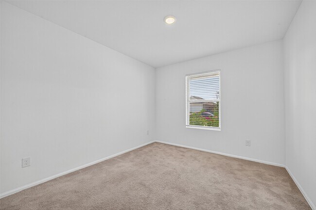 Building Photo - 27130 Breakaway Ln