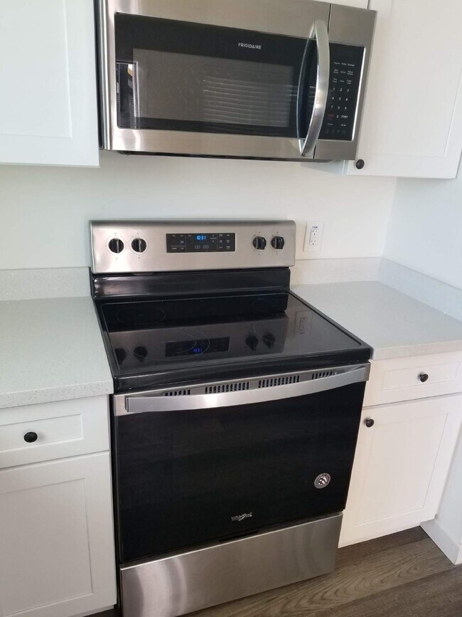 Building Photo - Charming Ground-Level 2BR/1BA with Private Patio Backyard