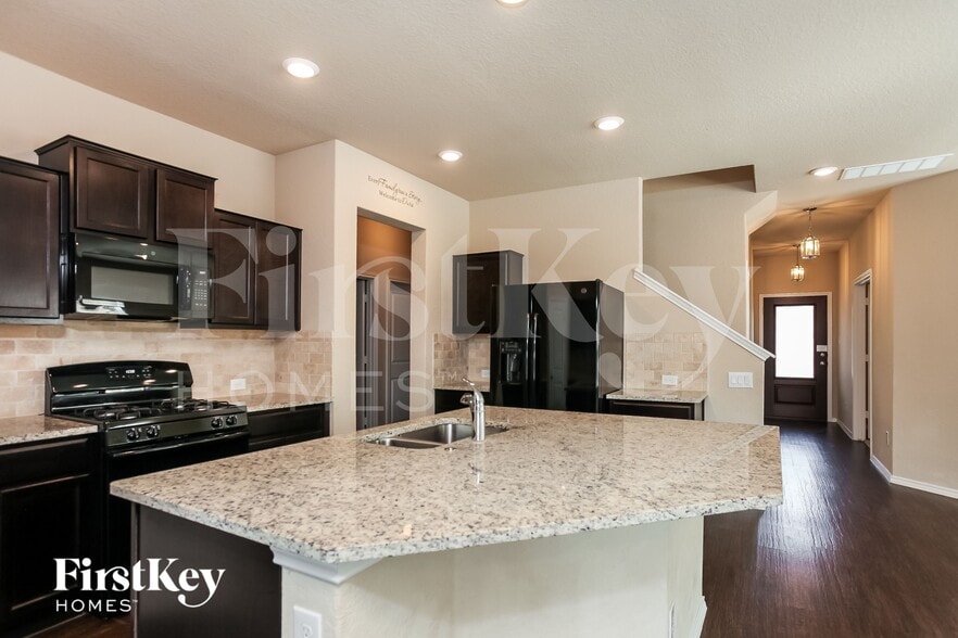 Building Photo - 32079 Camellia Bnd
