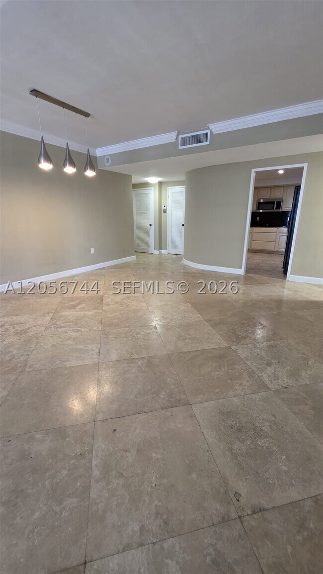 Building Photo - 5825 Collins Ave