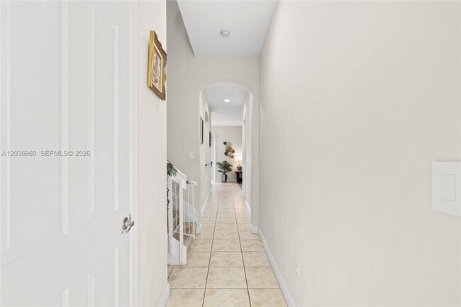 Building Photo - 6959 Julia Gardens Dr