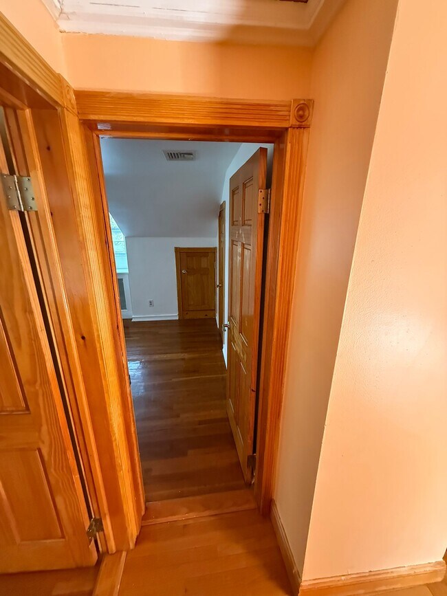 Building Photo - 445 W Hartsdale Ave