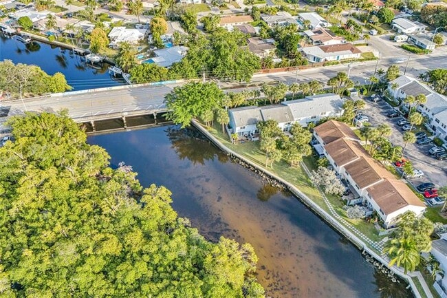 Building Photo - 1991 NE 15th Ave