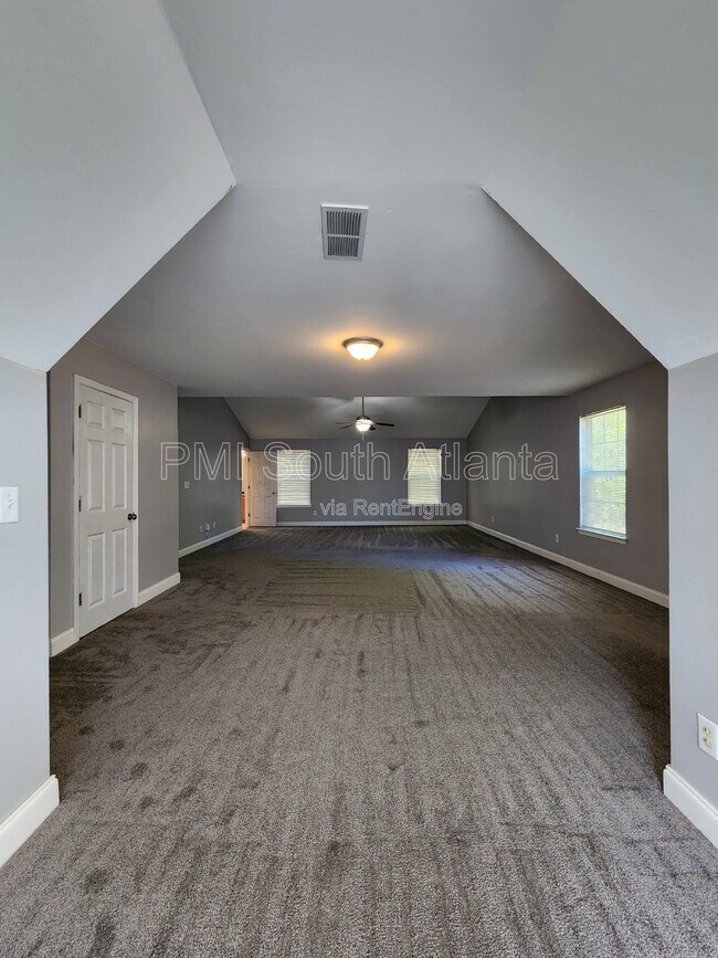 Building Photo - 2085 Winding Crossing Trail