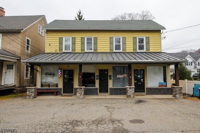 Primary Photo - 81 Main St