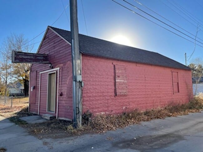 Building Photo - Single Family Home with Garage | Avail. Oc...