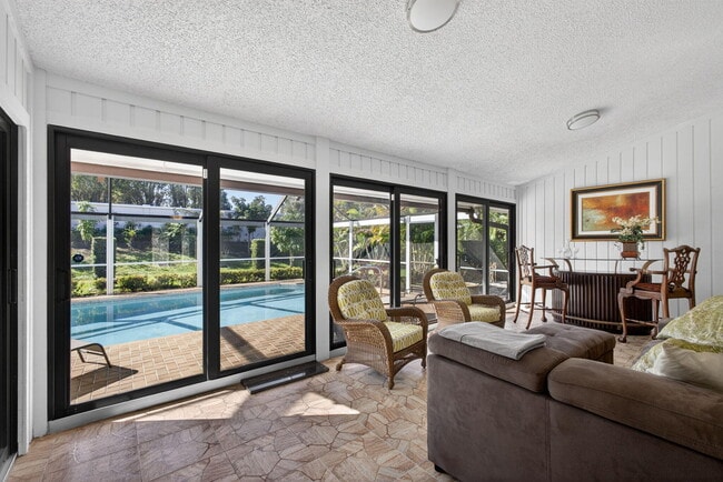 Building Photo - 168 Thornton Dr