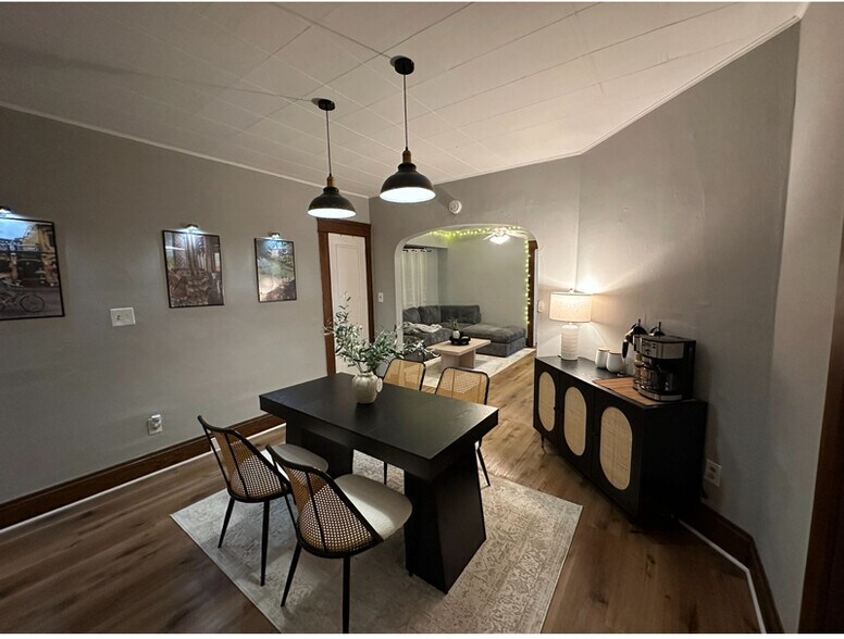 Building Photo - 4408 Alpha Ave