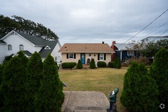 Building Photo - 3Bed/2Bath Home In Hampstead