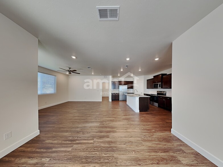 Building Photo - 5114 W White Ash Ct