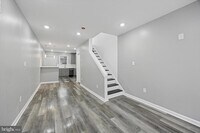 Building Photo - 1904 N Leithgow St