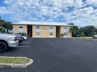Building Photo - 837 Hickory St