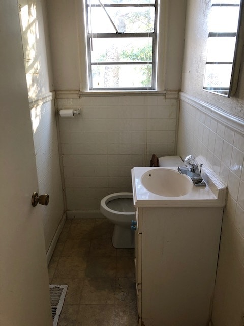 Building Photo - 426 Henderson Dr