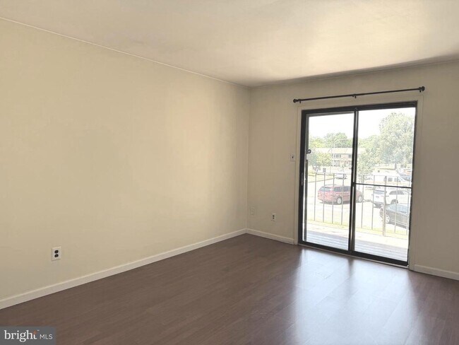 Building Photo - 2031 Jason Dr