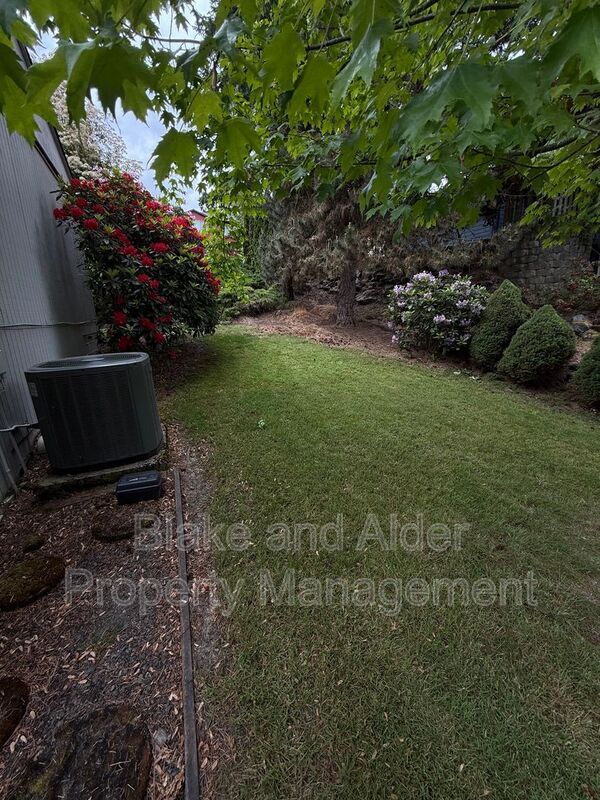 Building Photo - 1331 Westbrook Dr NW