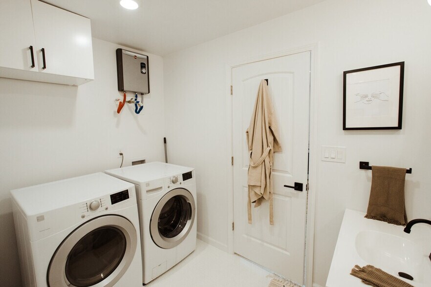 Building Photo - 1908 Morrow Ave