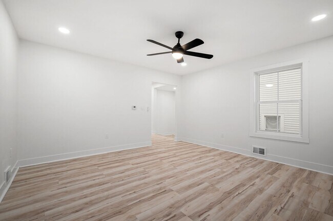 Building Photo - Gorgeous 3 bedroom home in Verona available now!