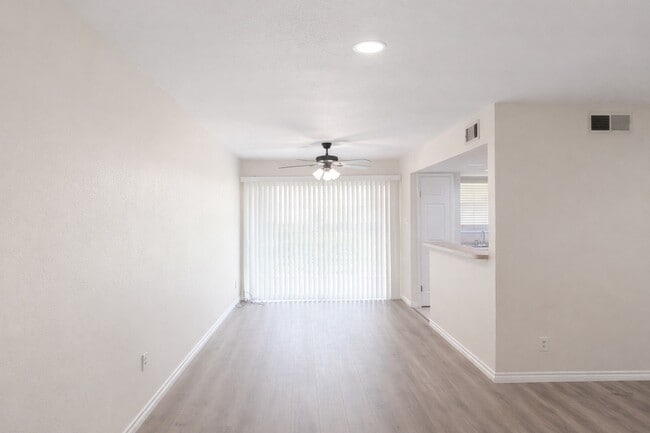 Building Photo - 14555 Wunderlich Dr