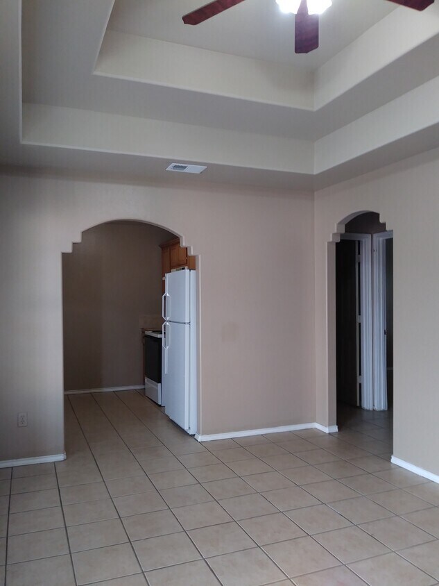 Building Photo - 714 Sonesta Dr