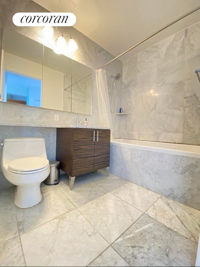 Building Photo - 11-24-24 31st Ave