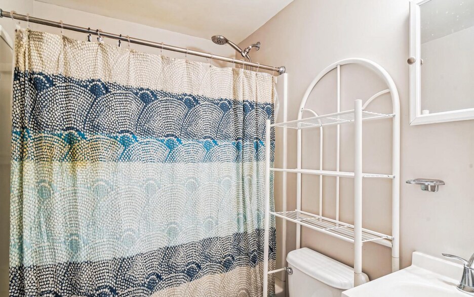 2.5 Bathrooms - 8851 Welbeck Way