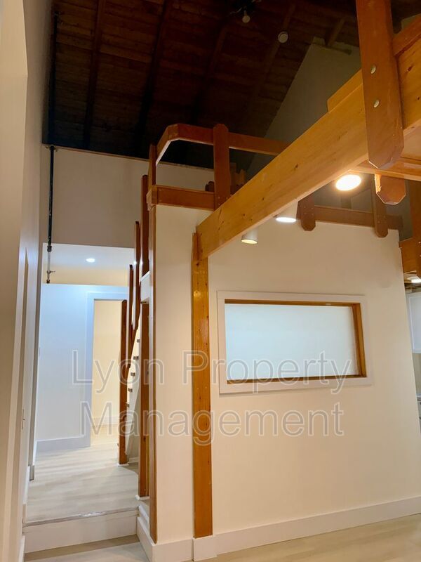 Building Photo - 262 Illinois St