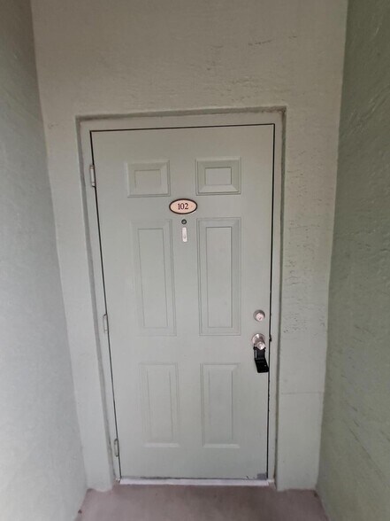 Building Photo - 280 Crestwood Cir